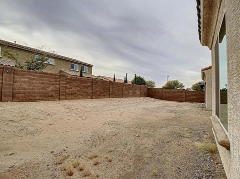 2161 E Tomahawk Dr, Gilbert, AZ 85298 photo 3