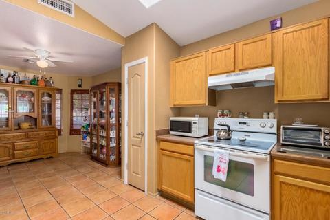 2415 E Rosemonte Dr, Phoenix, AZ 85050 photo 3
