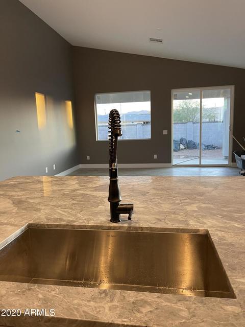 2901 E Mobile Ln, Phoenix, AZ 85040 photo 7