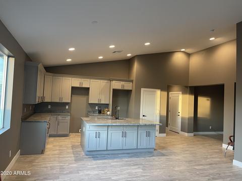 2901 E Mobile Ln, Phoenix, AZ 85040 photo 1