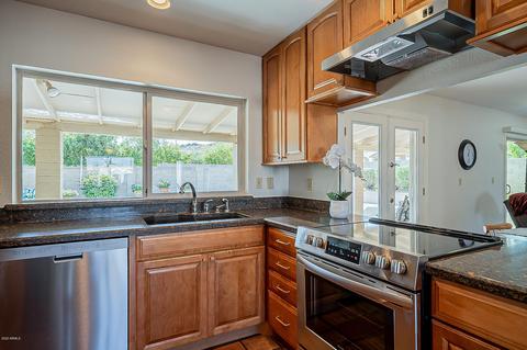 2401 E North Ln, Phoenix, AZ 85028 photo 12