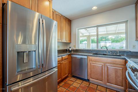 2401 E North Ln, Phoenix, AZ 85028 photo 9