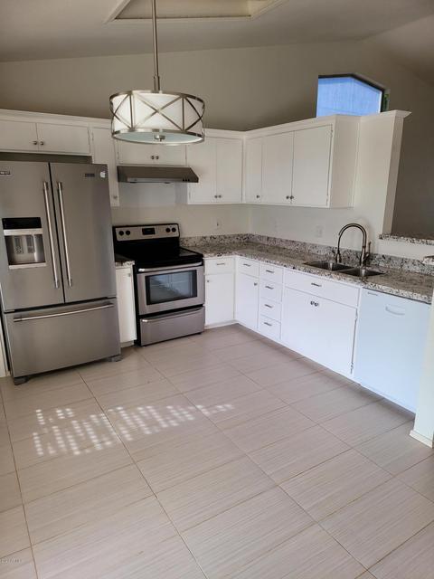 381 E Bart Dr, Chandler, AZ 85225 photo 4