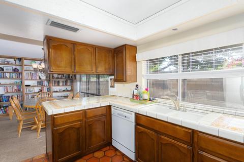 4625 E Winston Dr, Phoenix, AZ 85044 photo 9