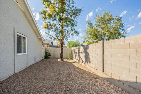 2826 E Capri Cir, Mesa, AZ 85204 photo 2