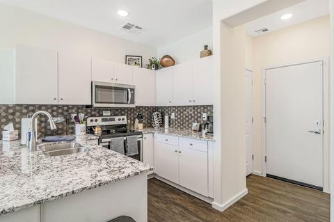 2267 E Hidalgo Ave, Phoenix, AZ 85040 photo 9