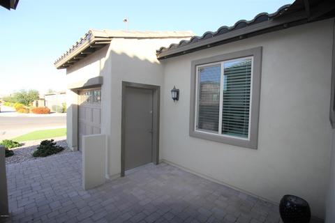 3257 E Orleans Dr, Gilbert, AZ 85298 photo 4