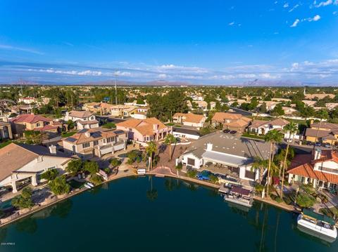 1925 E Willow Tree Ct, Gilbert, AZ 85234 photo 3
