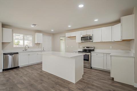5107 N 39th Dr, Phoenix, AZ 85019 photo 8