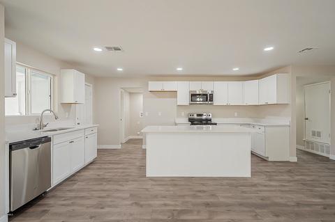 5107 N 39th Dr, Phoenix, AZ 85019 photo 9