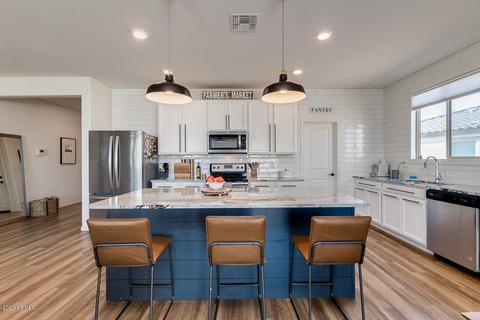 1824 E Grenadine Rd, Phoenix, AZ 85040 photo 2