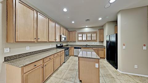 3853 E Branham Ln, Phoenix, AZ 85042 photo 7