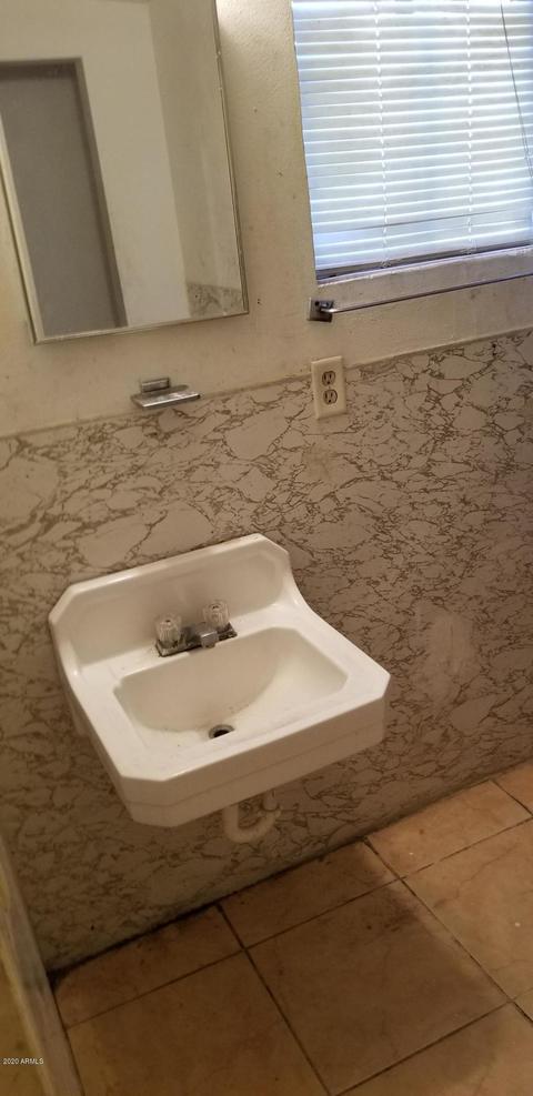 720 E Desert Ln, Phoenix, AZ 85042 photo 19