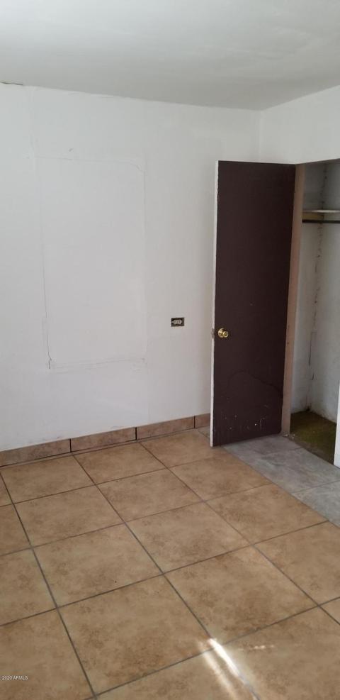 720 E Desert Ln, Phoenix, AZ 85042 photo 14