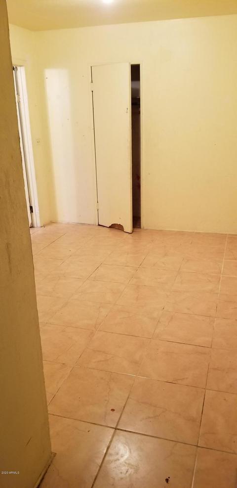 720 E Desert Ln, Phoenix, AZ 85042 photo 17