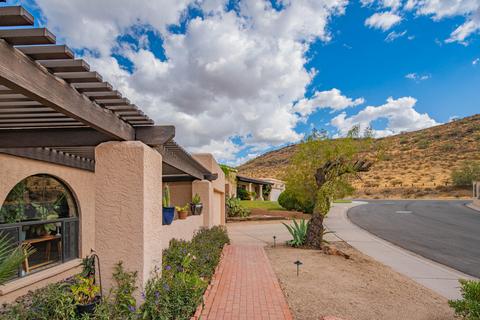 246 E Dahlia Dr, Phoenix, AZ 85022 photo 2