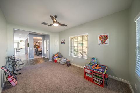 2419 E Gillcrest Rd, Gilbert, AZ 85298 photo 4