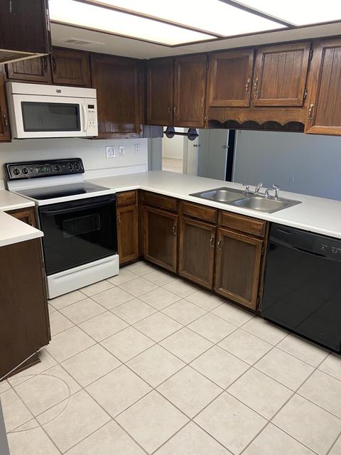 1543 E Hampton Cir, Mesa, AZ 85204 photo 6