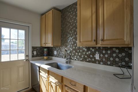 329 E Weldon Ave, Phoenix, AZ 85012 photo 10