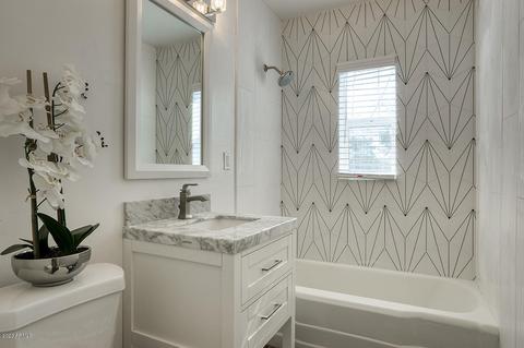 329 E Weldon Ave, Phoenix, AZ 85012 photo 12
