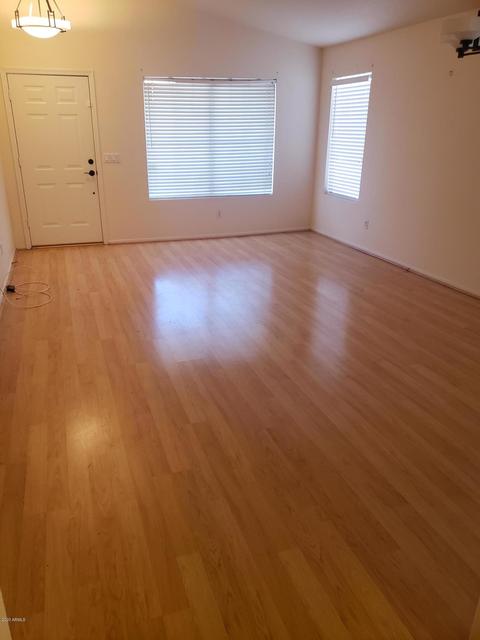 889 W Windhaven Ave, Gilbert, AZ 85233 photo 2