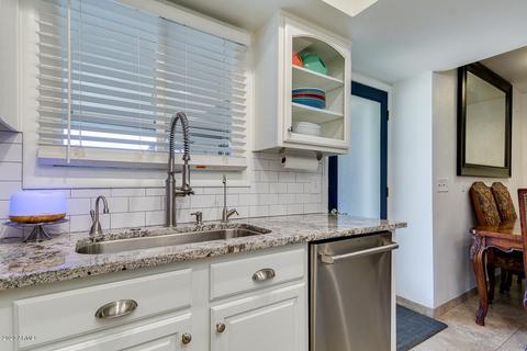 2637 E Cinnabar Ave, Phoenix, AZ 85028 photo 10