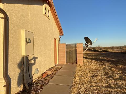 10181 S Fox Hollow Rd, Hereford, AZ 85615 photo 3