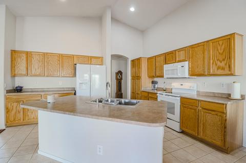 10464 E Jan Cir, Mesa, AZ 85209 photo 2