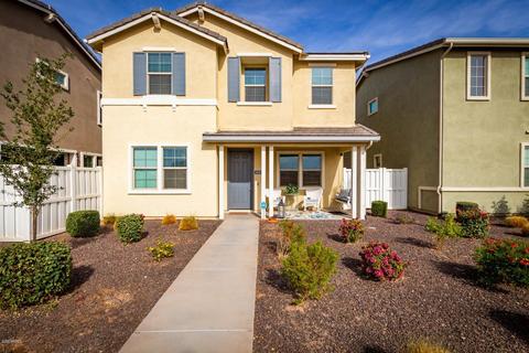 3829 E Stiles Ln, Gilbert, AZ 85295 photo 2