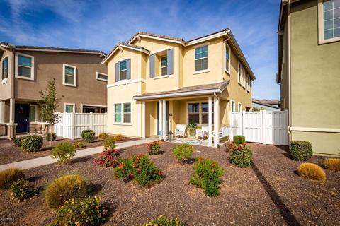3829 E Stiles Ln, Gilbert, AZ 85295 photo 1