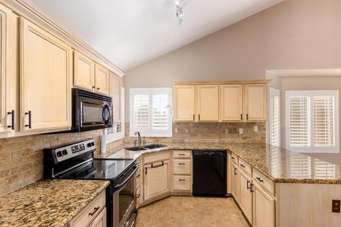 2833 E Pontiac Dr, Phoenix, AZ 85050 photo 9