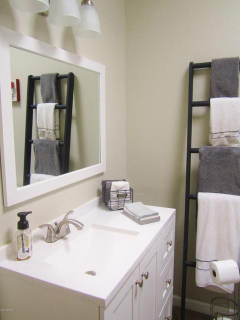 3818 E Laurel Ln, Phoenix, AZ 85028 photo 23