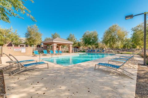 4387 E Selena Dr, Phoenix, AZ 85050 photo 8