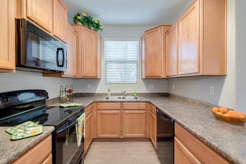 4387 E Selena Dr, Phoenix, AZ 85050 photo 2