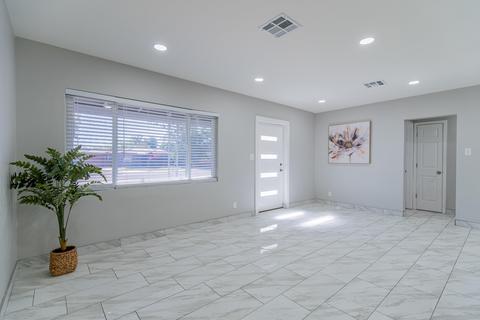 4235 N 4th Ave NW, Phoenix, AZ 85013 photo 9