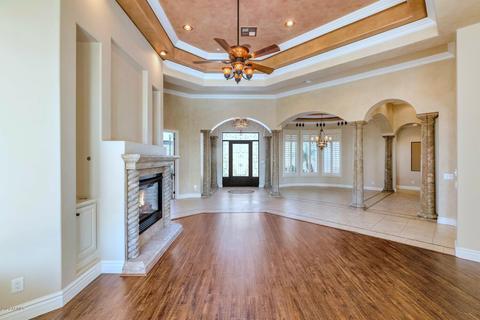 8305 E Leonora St, Mesa, AZ 85207 photo 4