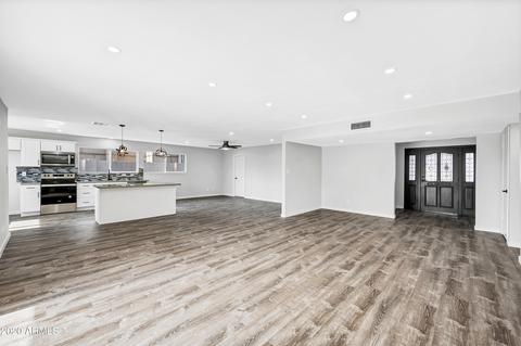 3945 W Hearn Rd, Phoenix, AZ 85053 photo 7
