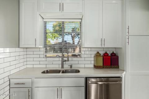 22 W Carson Rd, Phoenix, AZ 85041 photo 10