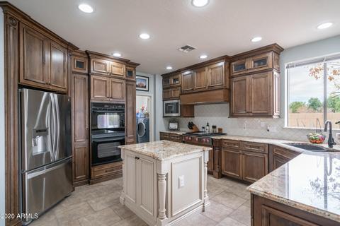 414 N Pheasant Ct, Gilbert, AZ 85234 photo 3
