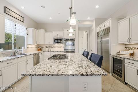 3976 Expedition Way, Phoenix, AZ 85050 photo 2