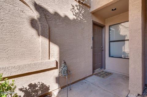 1136 W Mango Dr, Gilbert, AZ 85233 photo 3