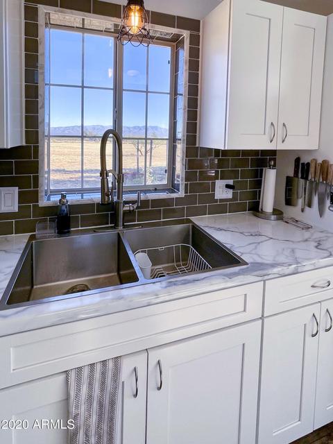 8107 E Larson Rd, Hereford, AZ 85615 photo 4
