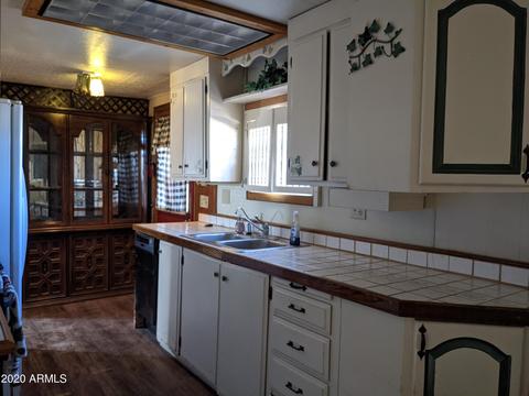 332 S Emerald Dr, Apache Junction, AZ 85120 photo 3