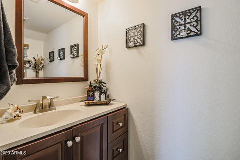3917 E Kimberly Way, Phoenix, AZ 85050 photo 8