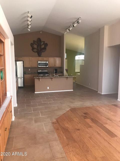 4023 E Lariat Ln, Phoenix, AZ 85050 photo 7