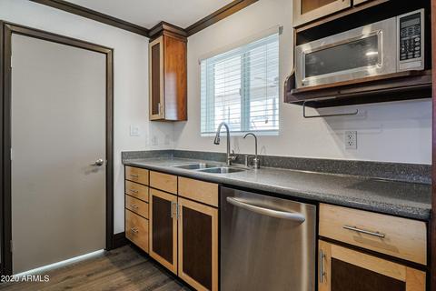 2816 E Windrose Dr, Phoenix, AZ 85032 photo 4