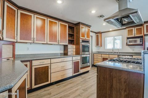 2816 E Windrose Dr, Phoenix, AZ 85032 photo 3