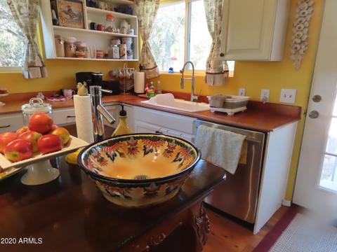 52187 E Black Jack Rd, Miami, AZ 85539 photo 6