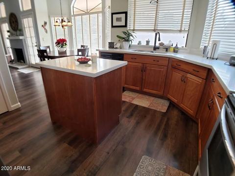 625 E Stonebridge Dr, Gilbert, AZ 85234 photo 2