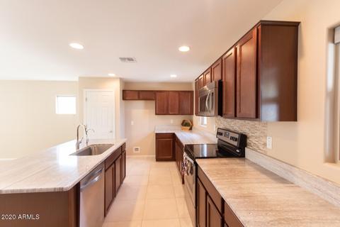879 S Swallow Ln, Gilbert, AZ 85296 photo 8